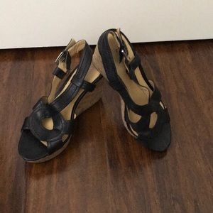 Nine West black leather platform sandal shoes 7